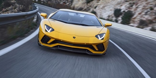  Lamborghini  :  Aventador  