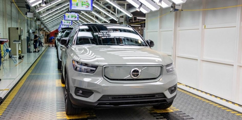 Кому принадлежит компания volvo