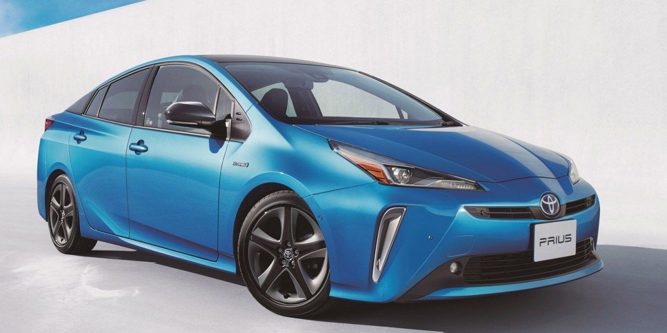 Toyota prius модельный ряд