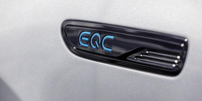Mercedes показал новое изображение седана EQS