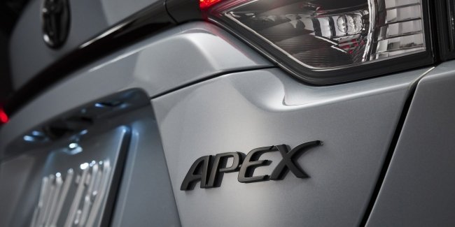 Corolla Apex попалась во время рекламных съемок