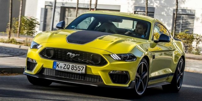, :   Ford Mustang