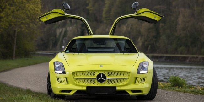 Редчайший Mercedes SLS продают за миллион евро
