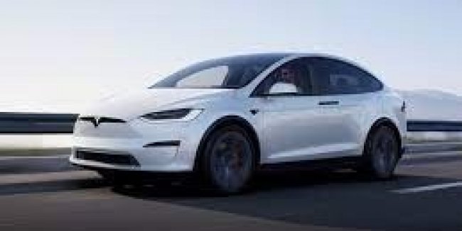   :   Tesla Model X 