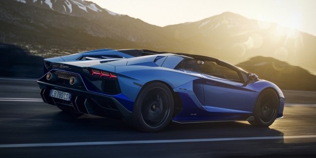 Lamborghini Ultimae:   Aventador
