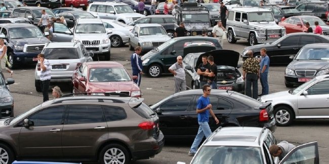 Украинцы без автомобиля: собираются ли они его покупать?