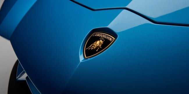  : Lamborghini    Countach