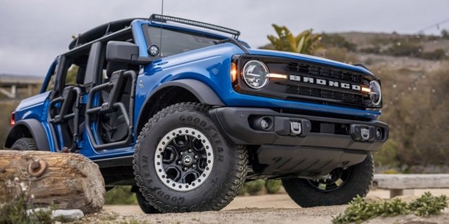  Ford Bronco    -    