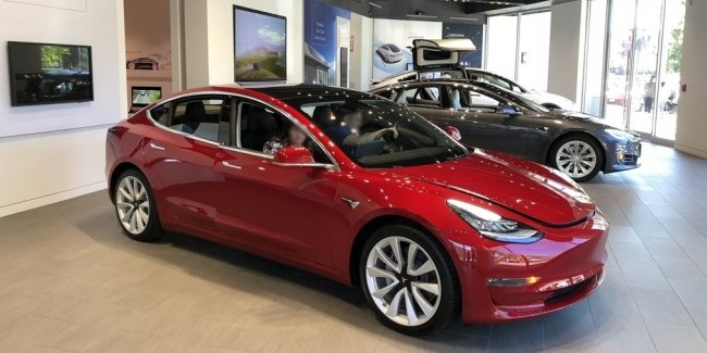  : Tesla   1  Model 3