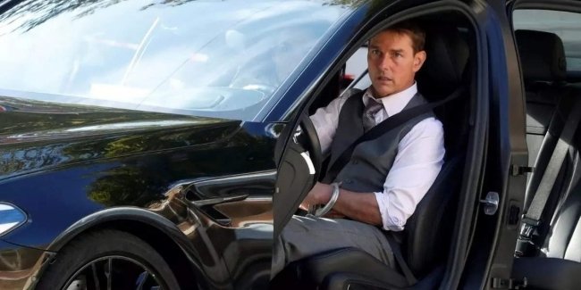 «Миссия выполнима»: у Тома Круза угнали автомобиль прямо во время съемок фильма