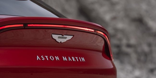    Aston Martin DBX