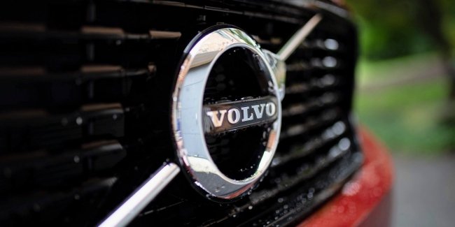 Volvo  460.000    