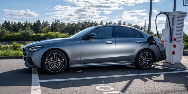 Гибридный Mercedes-Benz С-Class поступил в продажу на рынок Европы