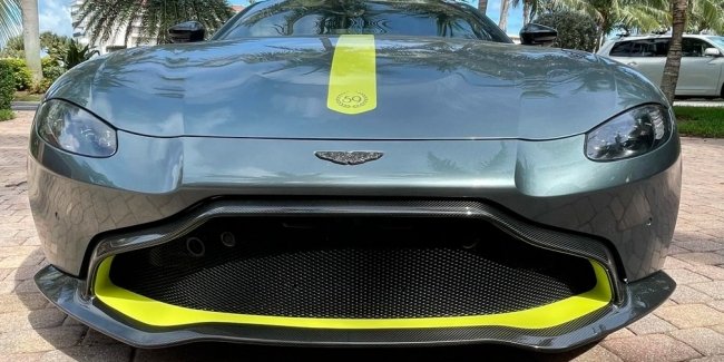    :    Aston Martin Vantage AMR