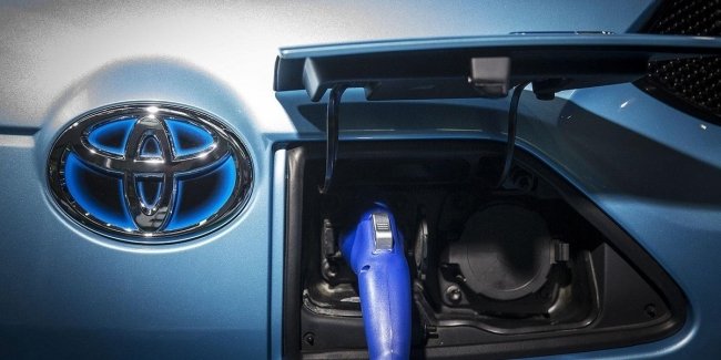 Toyota дает бой мировой электрификации