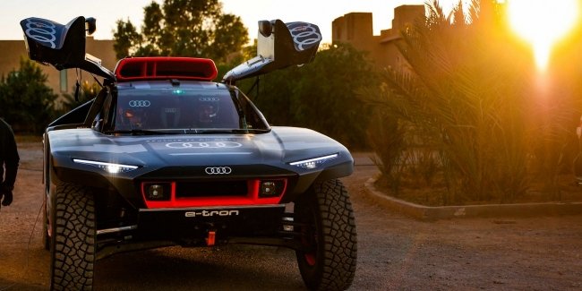 Audi RS Q e-tron  :   