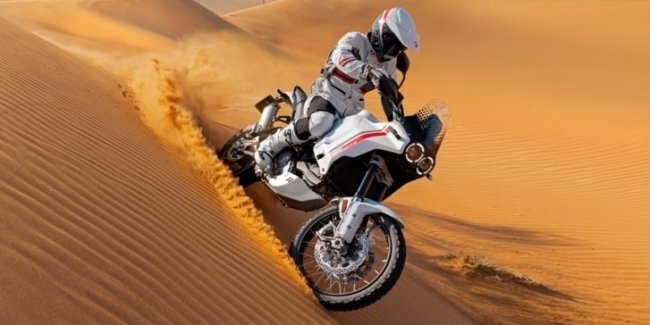 Ducati DesertX:     !