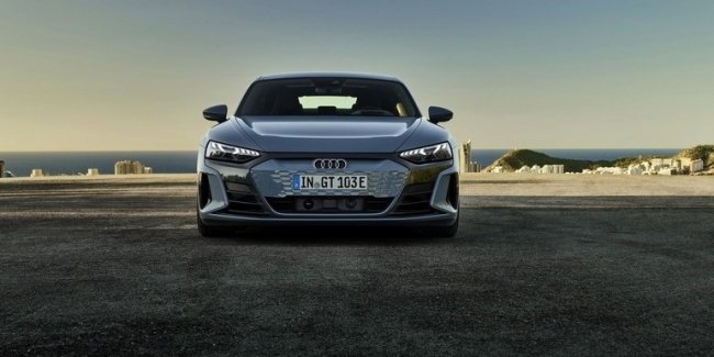 Audi  e-tron GT