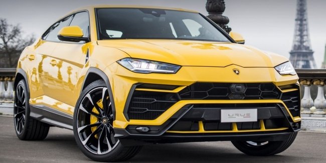  Lamborghini Urus   