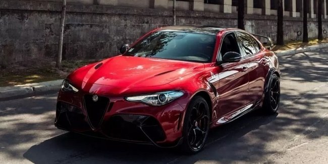 Рідкісну Alfa Romeo Giulia GTAm продають за ціною BMW M8