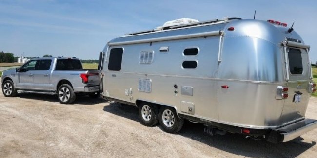����������� ���� Ford F-150 Lightning �� ��� ������������ �������� ������ �������� ������ ����