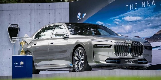  BMW 7        