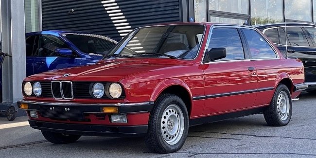 Непримітну 37-річну трійку BMW оцінили в понад $120 тис.