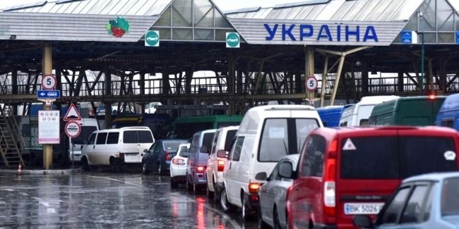 Кабмін запустить електронну чергу для перетину кордону України