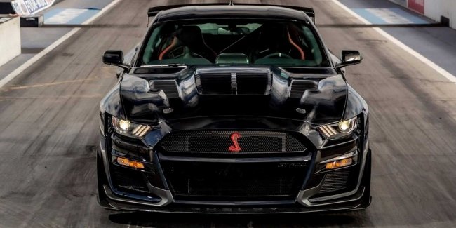 Mustang Shelby GT500  1300- 