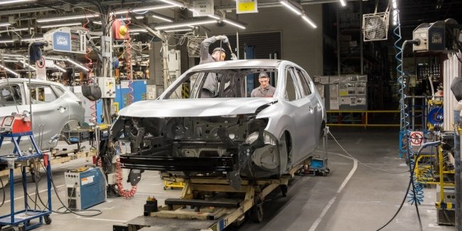 Компанія Nissan відмовилась відновлювати випуск автомобілів на заводі в Росії