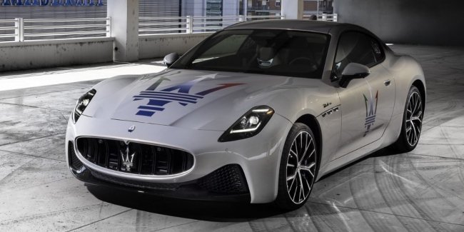 Найновіший спорткар Maserati показали на офіційних фото