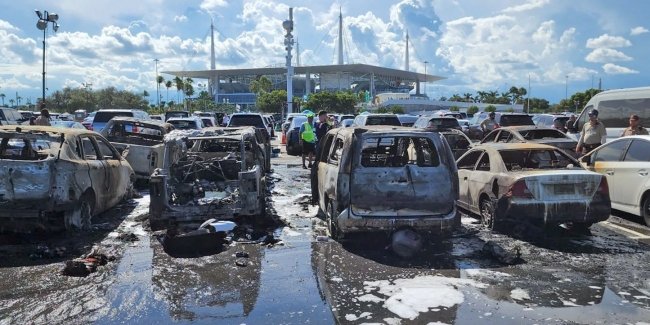 11 автомобілів згоріли через водія, який вирішив зробити барбекю у машині