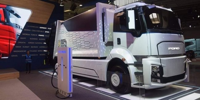 Ford Trucks представла першу електровантажівку і технологію віддаленого управління