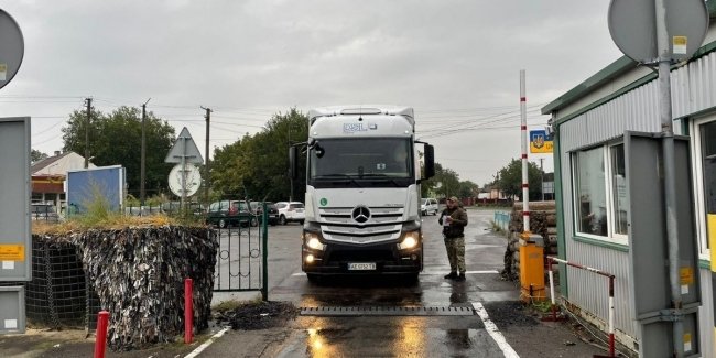 На кордоні з Румунією відкриють цілодобовий вантажний пункт пропуску