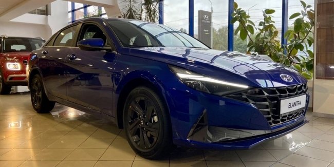 Сучасний седан Hyundai ELANTRA в автоцентрі Паритет!