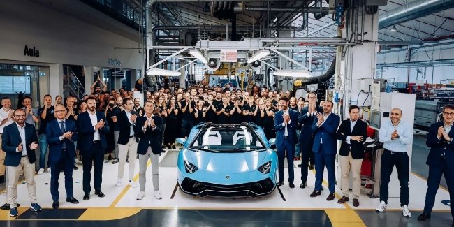 Епоха Lamborghini Aventador підійшла до кінця