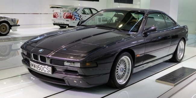     BMW 850 CSi