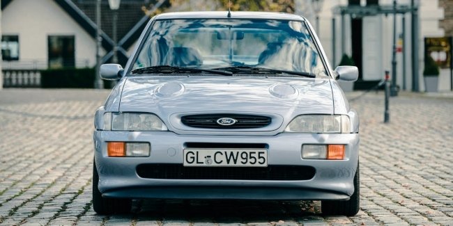 ǳ������ �� ������� ����������� Ford Escort RS Crosworth ��� � �������