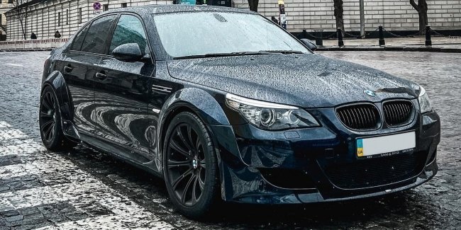    BMW M5   