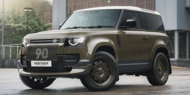 Land Rover Defender   -