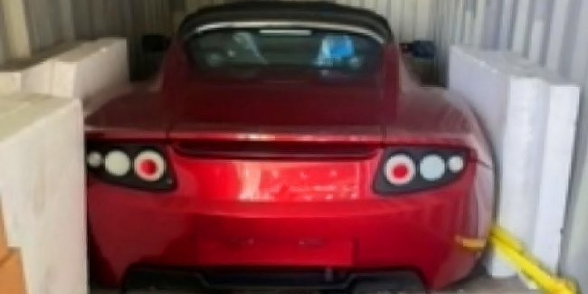  Tesla Roadster  10     