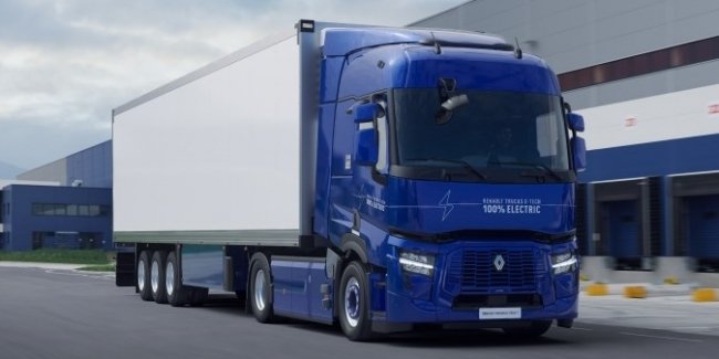  Renault Trucks      
