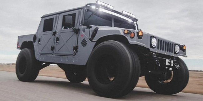  Humvee    Tesla   