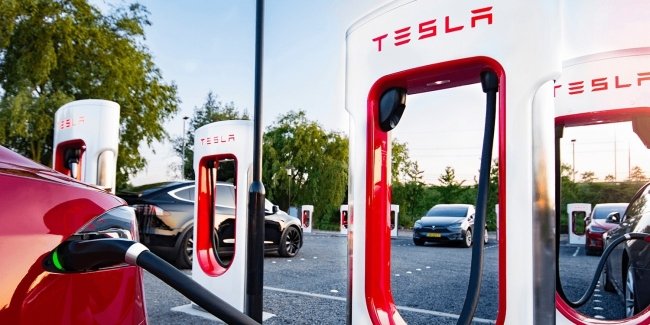 C Tesla Supercharger     350 