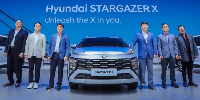  Hyundai   - Stargazer X