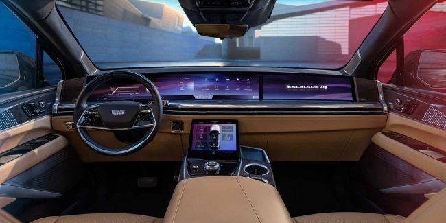  Cadillac Escalade IQ    Apple CarPlay  Android Auto