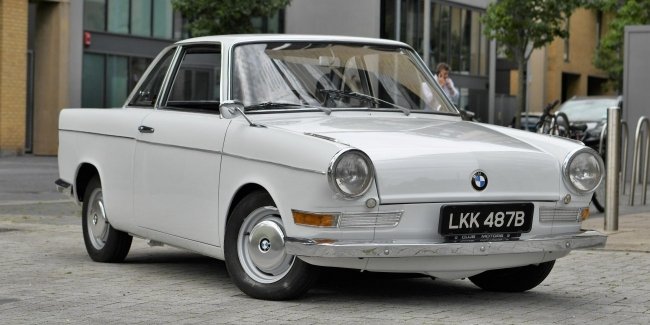       BMW 700 CS