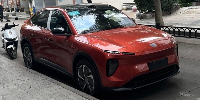   Nio EC6   