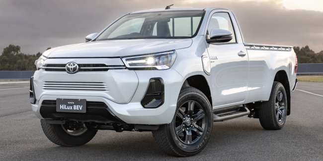   Toyota Hilux   