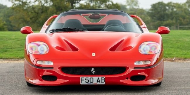  Ferrari -   3,6  